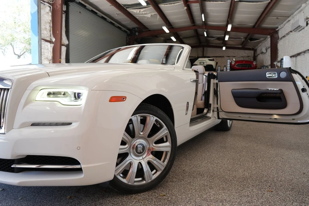 2017 Rolls-Royce Dawn - Image 29 of 31