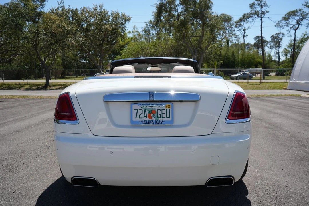 2017 Rolls-Royce Dawn - Image 14 of 31