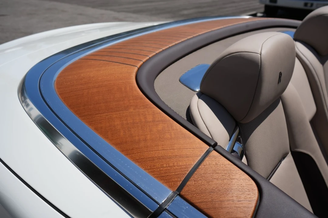 2017 Rolls-Royce Dawn - Image 19 of 31