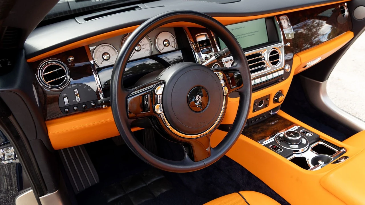 2017 Rolls-Royce Dawn - Image 2 of 31
