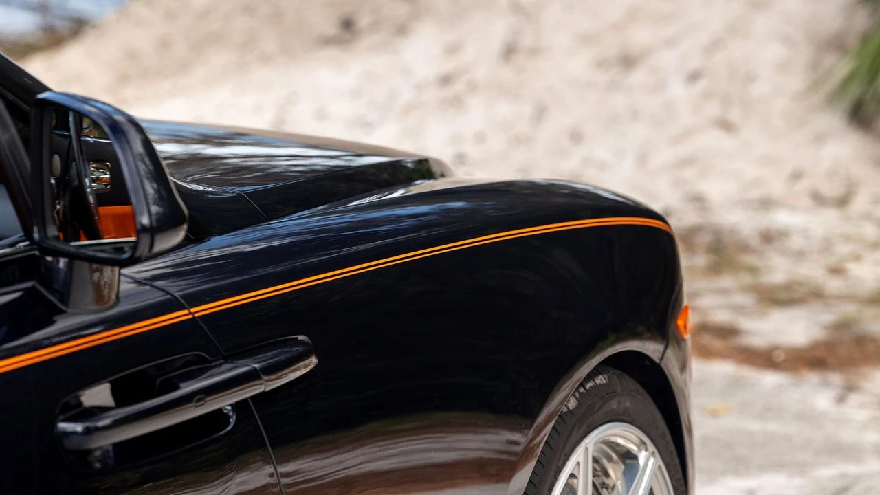 2017 Rolls-Royce Dawn - Image 25 of 31
