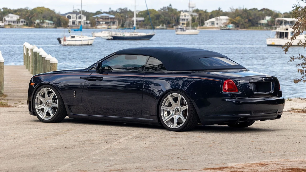 2017 Rolls-Royce Dawn - Image 16 of 31