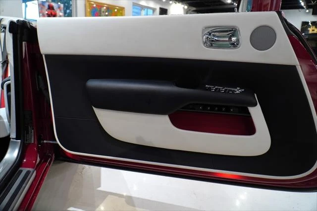 2017 Rolls-Royce Dawn - Image 20 of 31