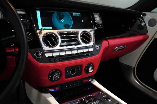 2017 Rolls-Royce Dawn - Image 24 of 31