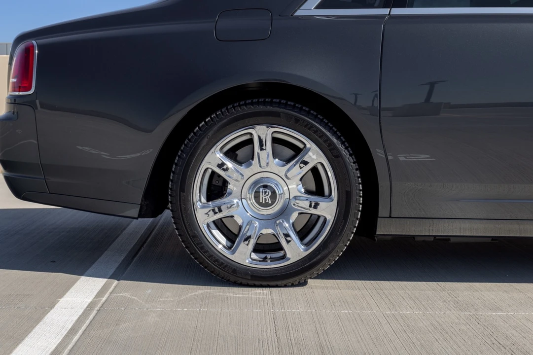 2017 Rolls-Royce Ghost - Image 14 of 31
