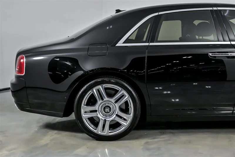 2017 Rolls-Royce Ghost 1st Gen - Image 13 of 21