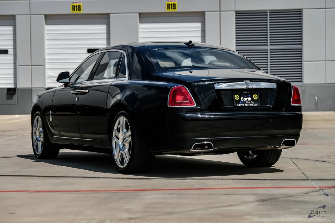 2017 Rolls-Royce Ghost 1st Gen - Image 13 of 31