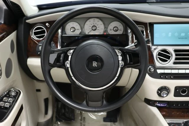 2017 Rolls-Royce Ghost 1st Gen - Image 28 of 31