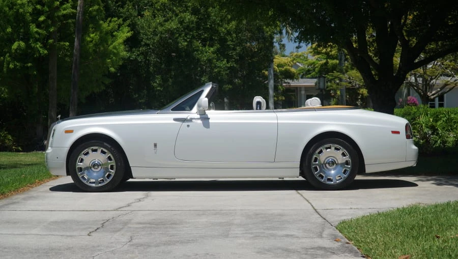 2017 Rolls-Royce Phantom VII - Image 2 of 31