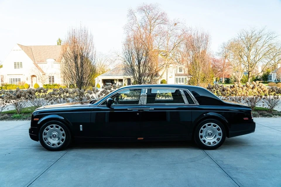 2017 Rolls-Royce Phantom VIII - Image 2 of 19