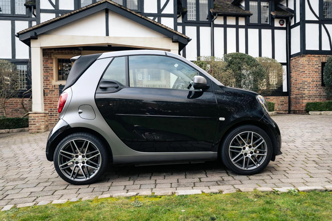 2017 Smart Fortwo 3rd Gen - Image 17 of 31