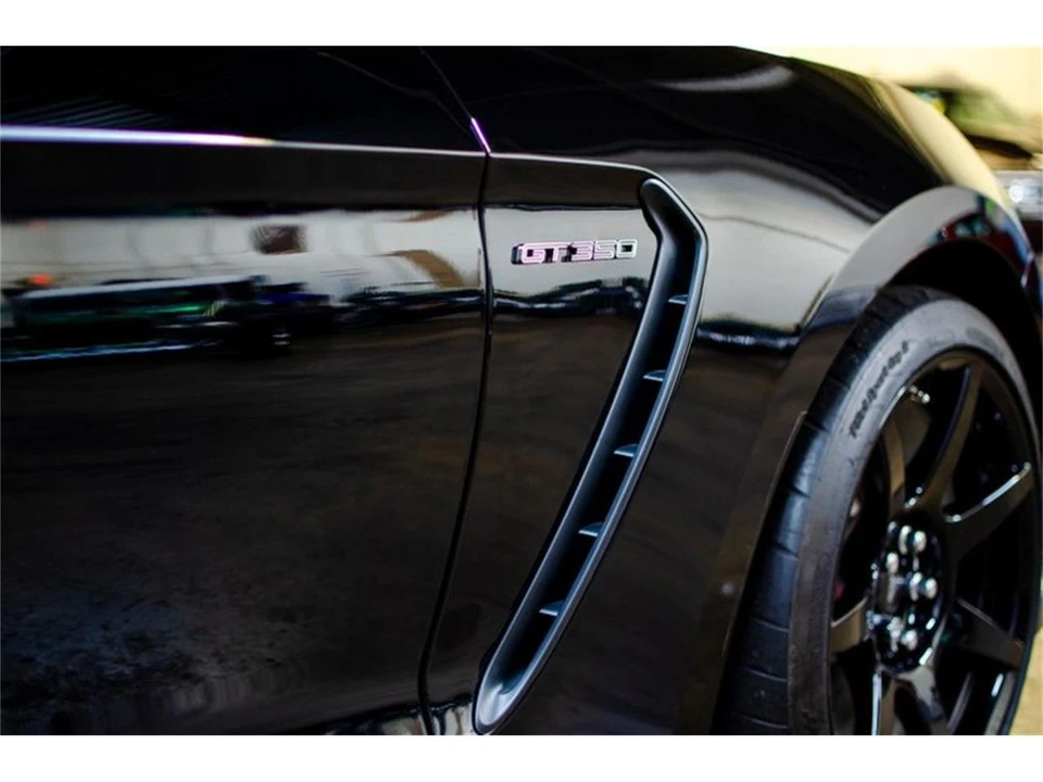 2017 Shelby GT350 - Image 11 of 31