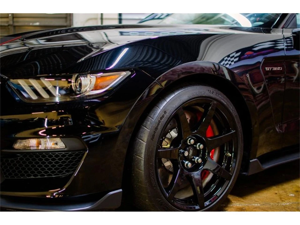 2017 Shelby GT350 - Image 15 of 31