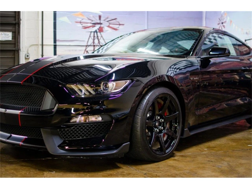 2017 Shelby GT350 - Image 14 of 31