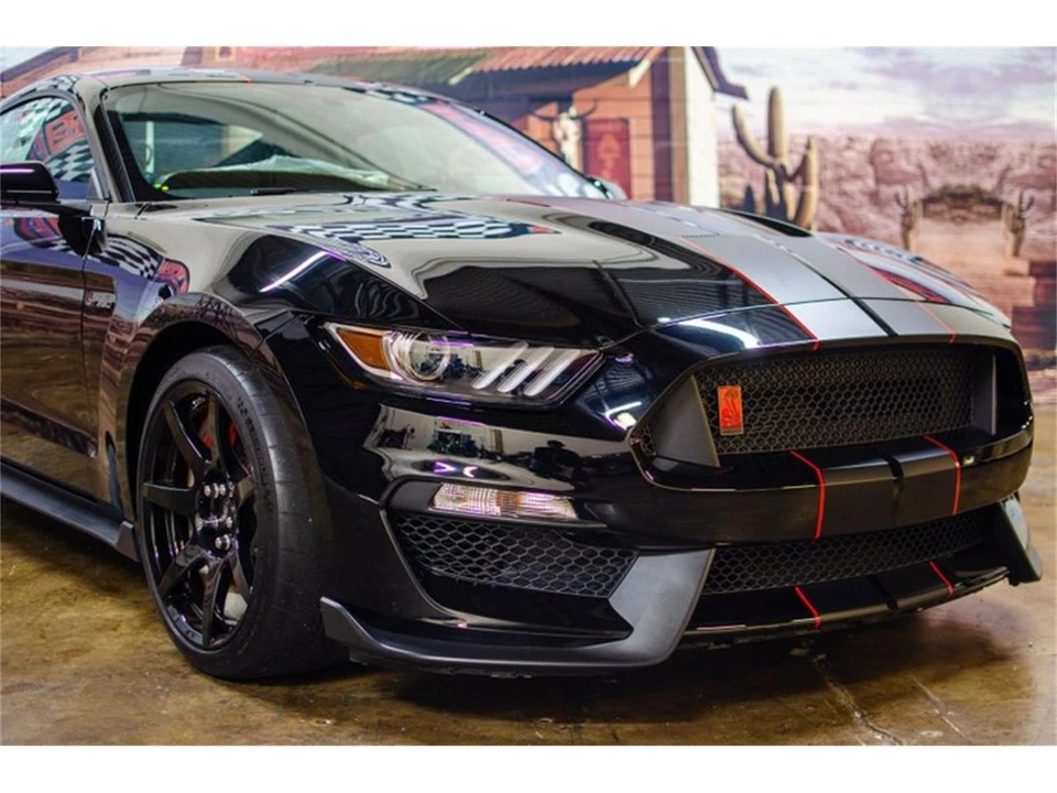 2017 Shelby GT350 - Image 2 of 31
