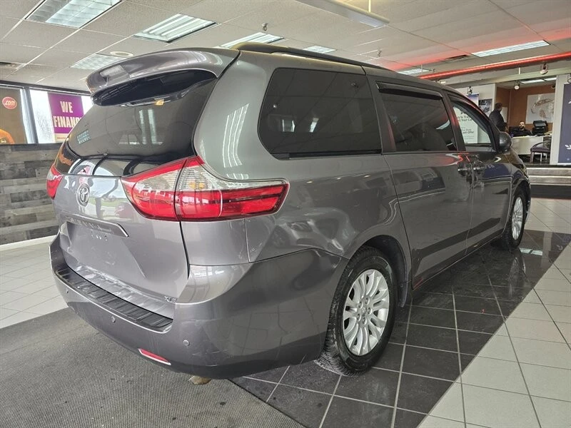 2017 Toyota Sienna 3rd Gen - Image 4 of 4