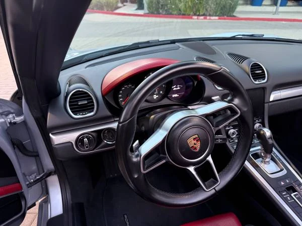 2017 Porsche 718 Boxster - Image 16 of 19