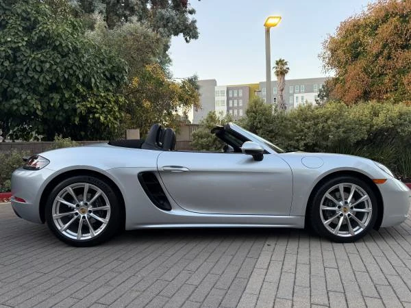 2017 Porsche 718 Boxster - Image 7 of 19