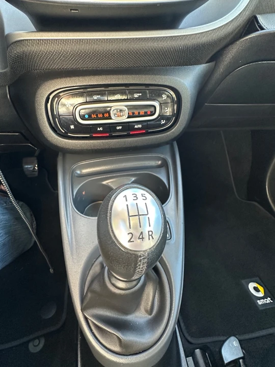 2017 Smart Fortwo 3rd Gen - Image 10 of 15