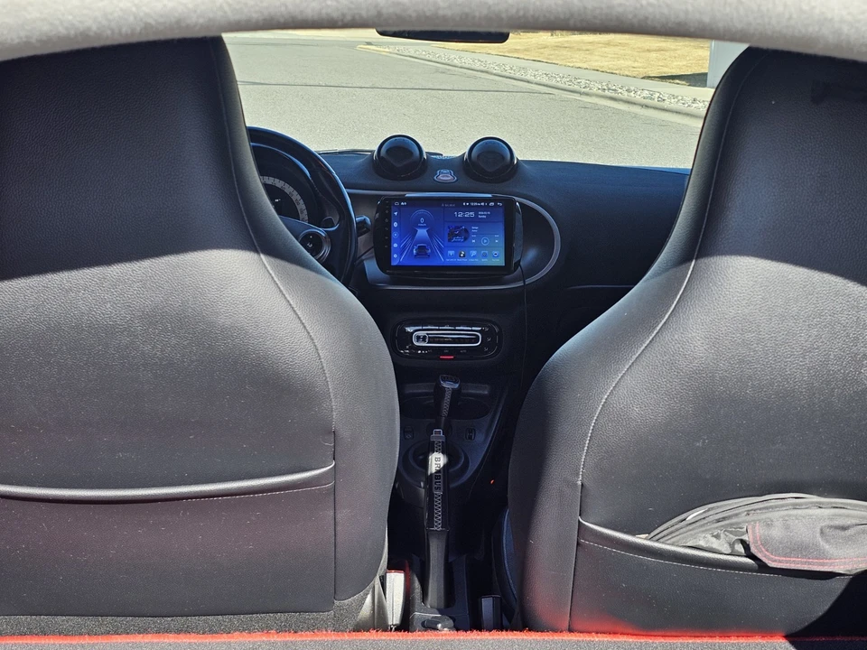 2017 Smart Fortwo 3rd Gen - Image 14 of 18