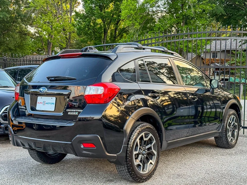 2017 Subaru Crosstrek 1st Gen - Image 7 of 12