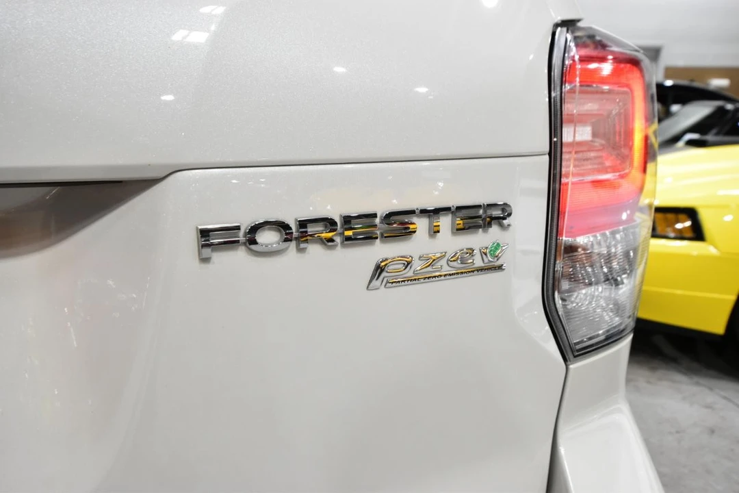 2017 Subaru Forester 4th Gen - Image 10 of 31