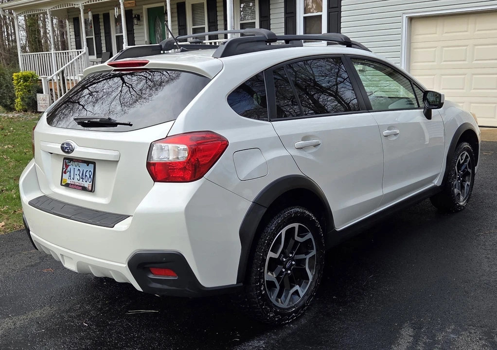 2017 Subaru Crosstrek 1st Gen - Image 5 of 11