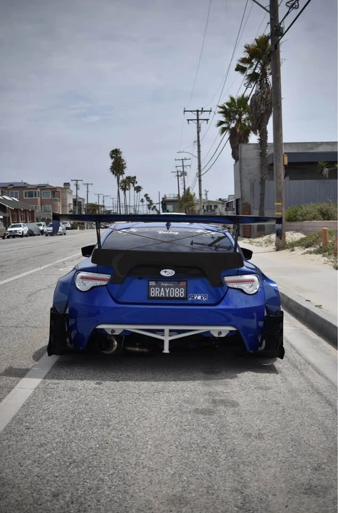 2017 Subaru - Image 6 of 14