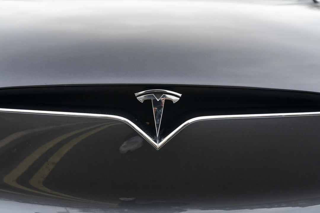 2017 Tesla Model X - Image 15 of 31