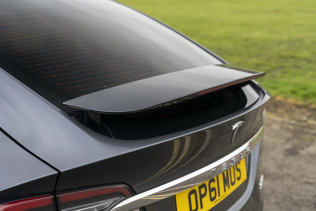 2017 Tesla Model X - Image 25 of 31