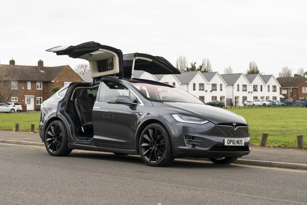 2017 Tesla Model X - Image 9 of 31