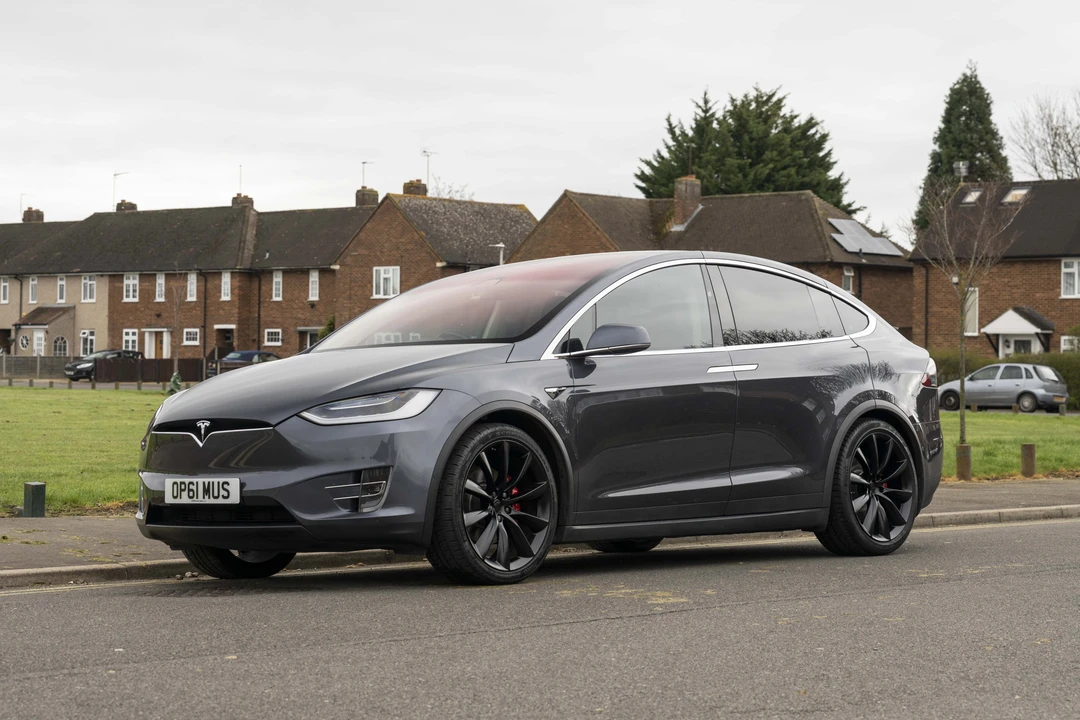 2017 Tesla Model X - Image 2 of 31
