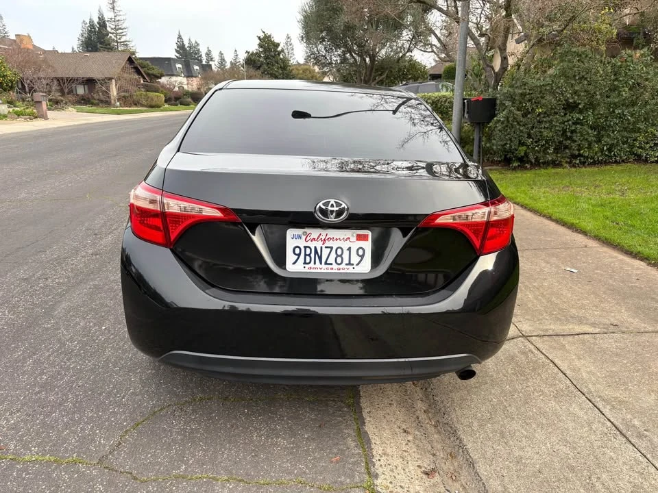 2017 Toyota Corolla 11th Gen - Image 5 of 9