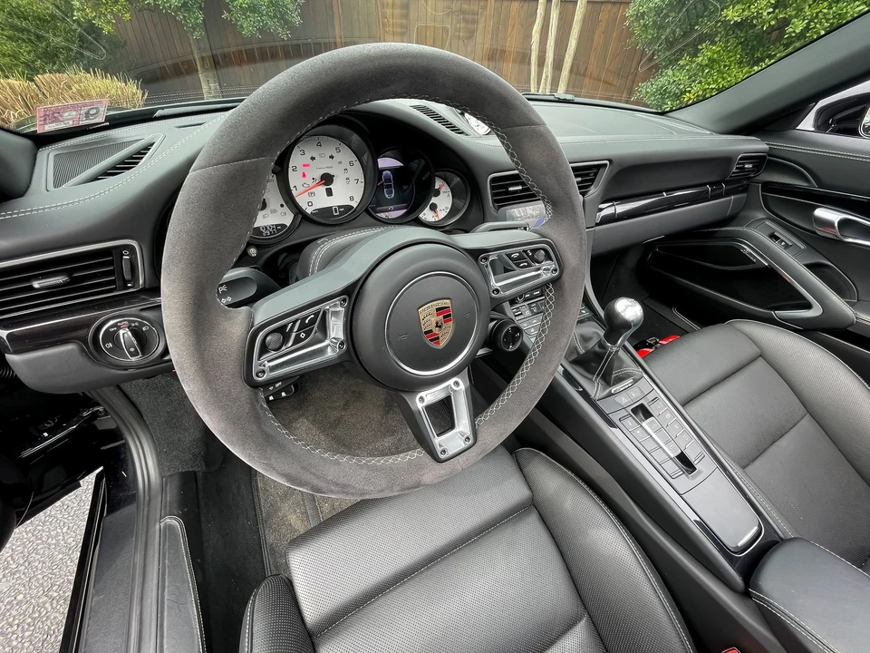 2017 Porsche 991 Targa 4 & 4S - Image 6 of 8