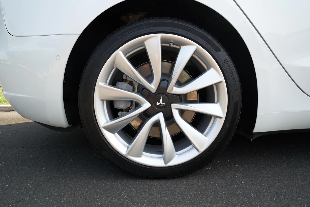 2017 Tesla Model 3 - Image 29 of 31
