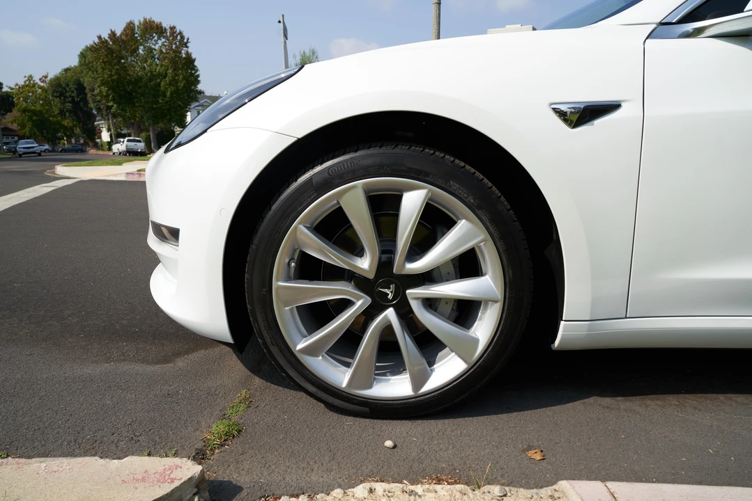 2017 Tesla Model 3 - Image 27 of 31