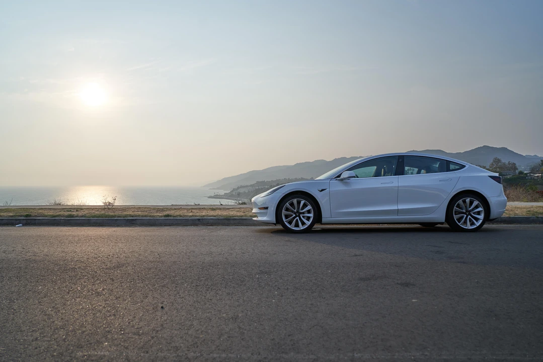 2017 Tesla Model 3 - Image 6 of 31