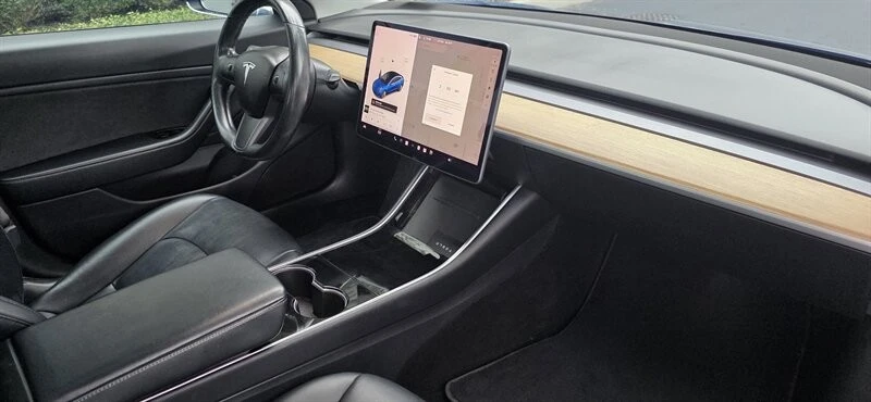 2017 Tesla Model 3 - Image 8 of 14