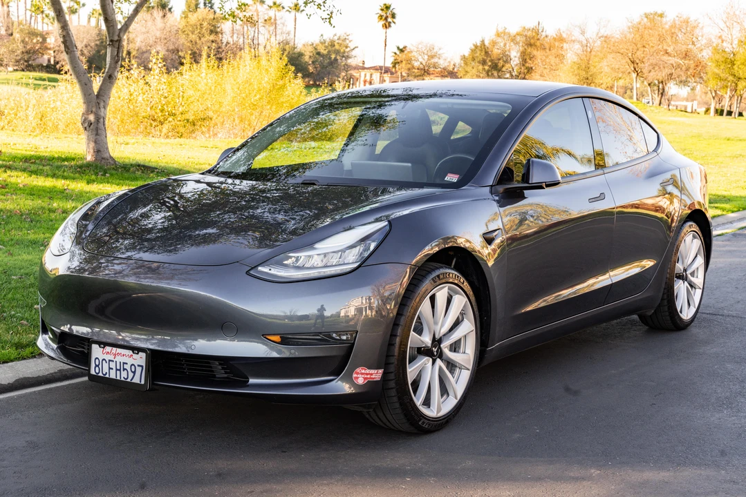 2017 Tesla Model 3 - Image 3 of 31