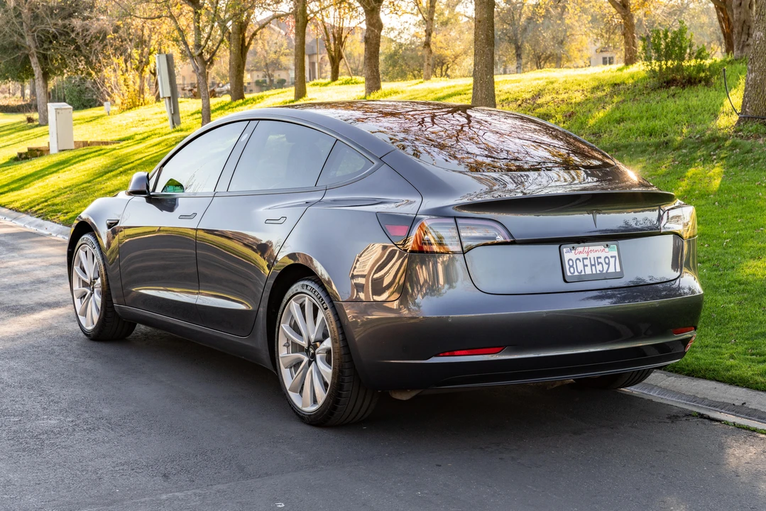 2017 Tesla Model 3 - Image 5 of 31
