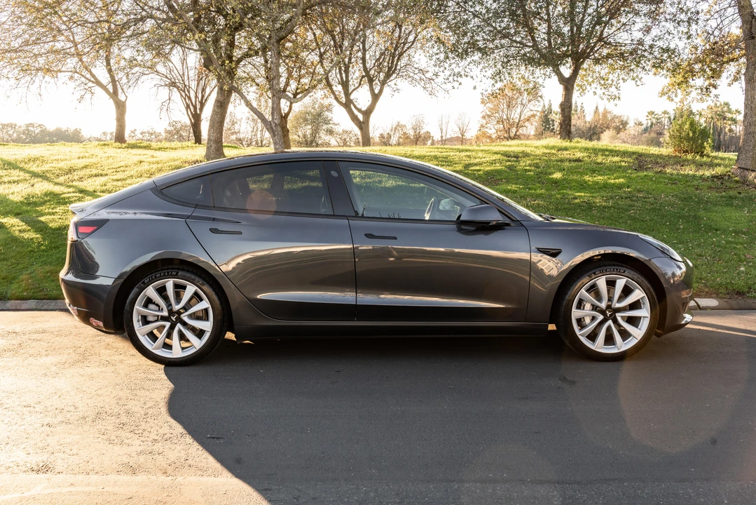 2017 Tesla Model 3 - Image 16 of 31