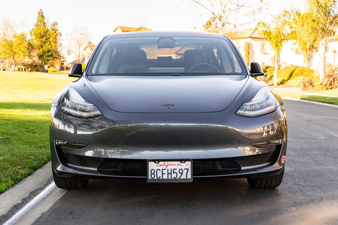2017 Tesla Model 3 - Image 2 of 31