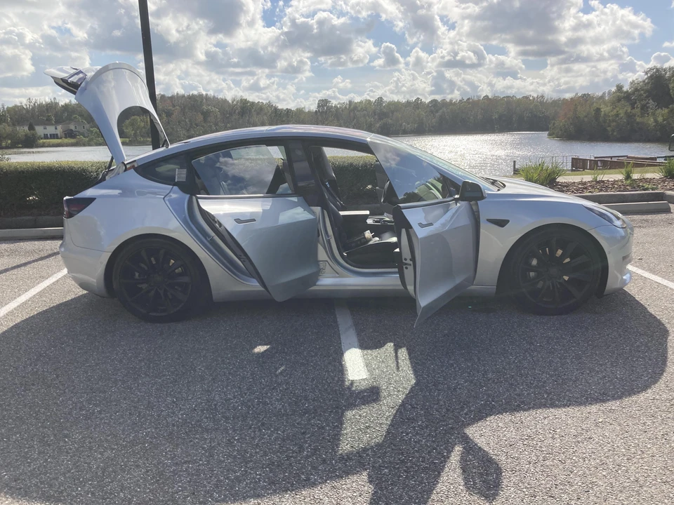 2017 Tesla Model 3 - Image 10 of 16