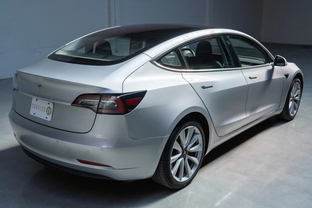 2017 Tesla Model 3 - Image 2 of 21