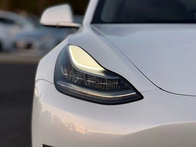 2017 Tesla Model 3 - Image 6 of 12
