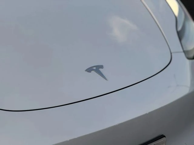 2017 Tesla Model 3 - Image 4 of 12