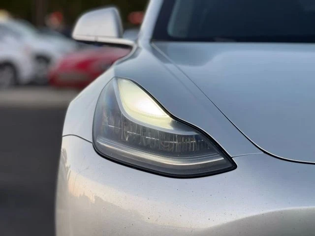 2017 Tesla Model 3 - Image 6 of 12