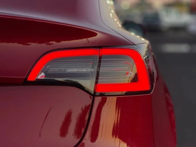 2017 Tesla Model 3 - Image 9 of 12