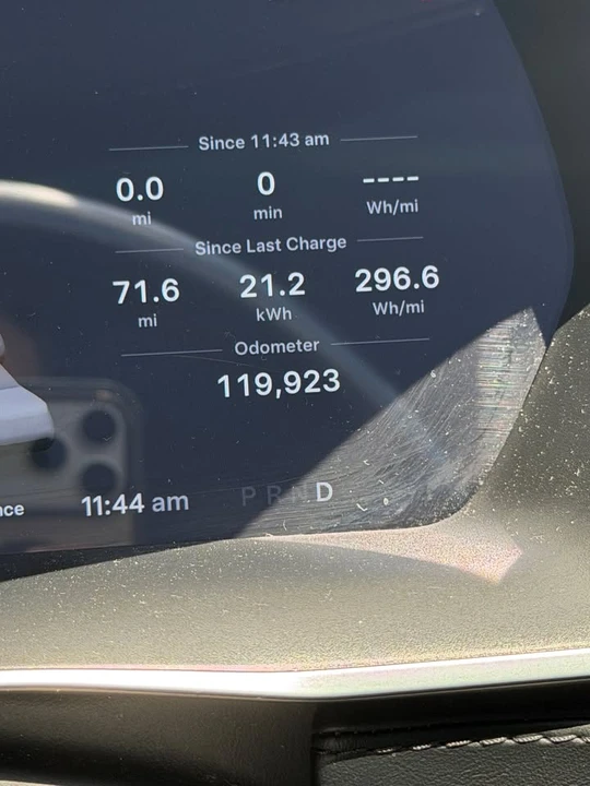 2017 Tesla Model S - Image 7 of 13