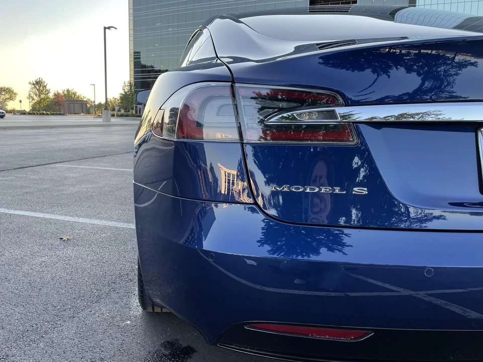 2017 Tesla Model S - Image 16 of 31